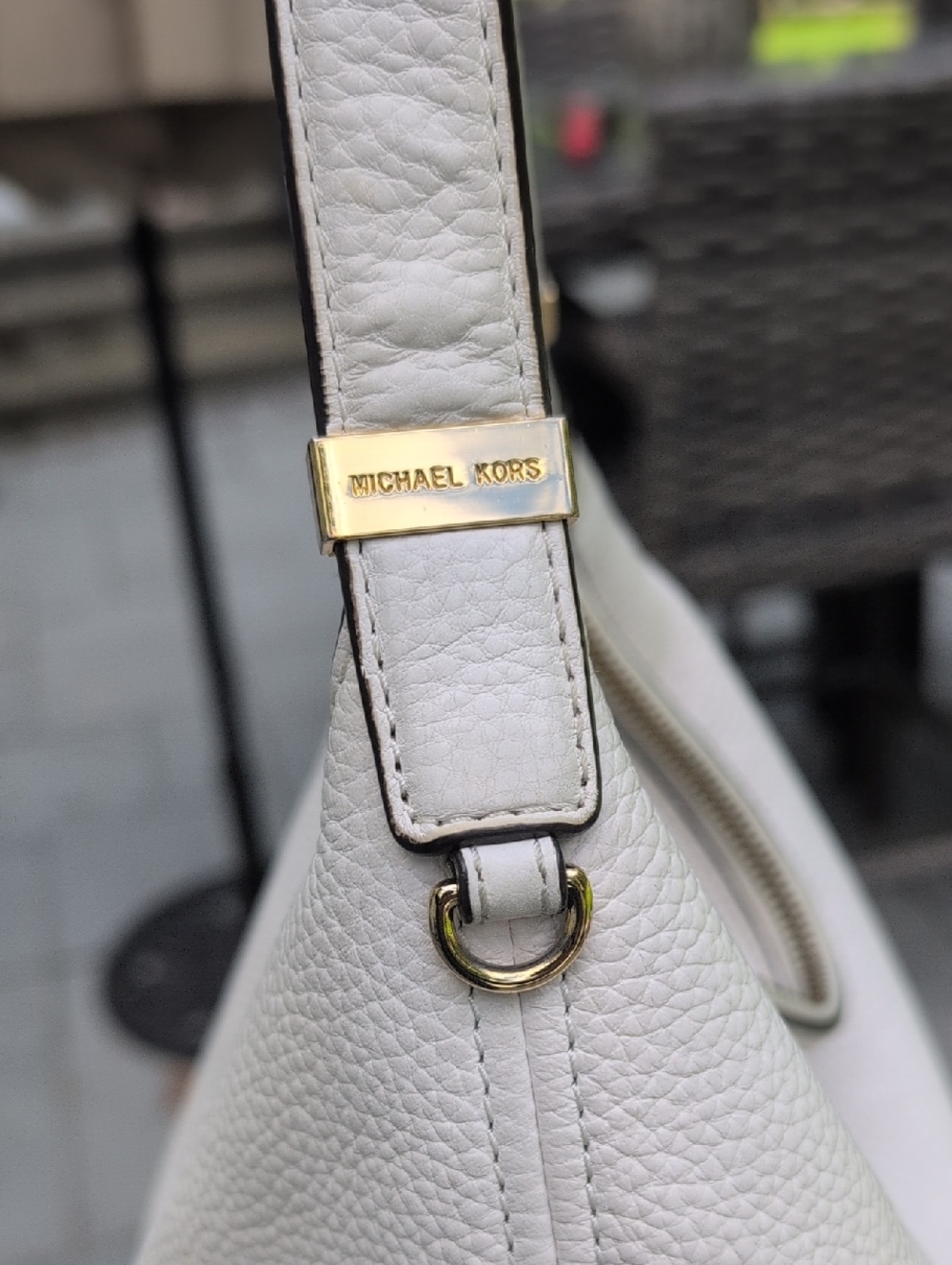 Michael Kors Cream Pebbled Leather Hobo With Crossbody Strap. EUC - Picture 5 of 12